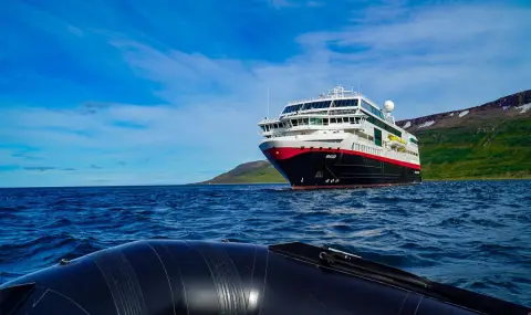 Огромни вълни извадиха от строя норвежки круизен кораб с 266 пасажери в Северно море ВИДЕО - 1