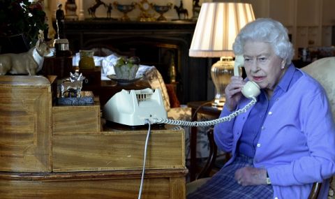 Кралица Елизабет Втора се върна на работа след погребението на съпруга си - 1