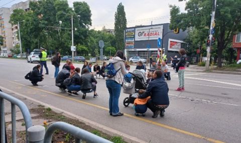 27-а поредна вечер на протест на булевард "Сливница" в София - 1
