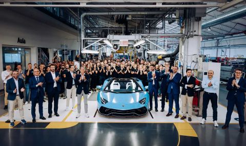 Lamborghini сложи край на производството на Aventador … отново - 1