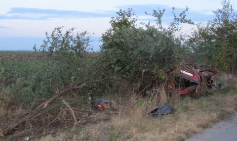 Трима загинаха при катастрофи - 1