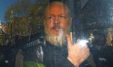 Британски съд реши: Джулиан Асандж може отново да обжалва екстрадицията си в САЩ