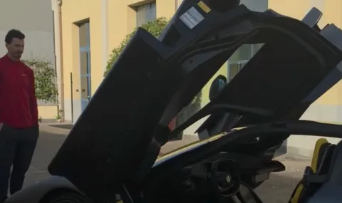 Ибрахимович си подари поредно ново Ferrari  - 1