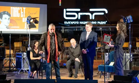 Христо Мутафчиев връчи специална награда на БНР за принос към българския театър (СНИМКИ) - 1