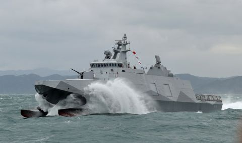 Напрежение в протока! Китай изпрати военни кораби, самолети и дронове край Тайван - 1