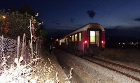 Пламна бързият влак за Бургас, евакуираха 150 пътници - 1