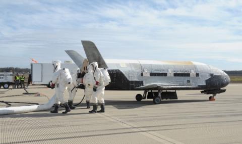 Космическият самолет на САЩ се завърна след 2 години - 1