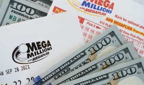 Джакпотът в лотарията „Мега милиони“ в САЩ достигна 1 милиарда долара  - 1