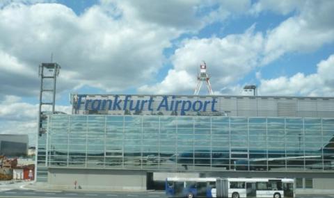 Авиокомпания изостави българи на летището във Франкфурт - 1