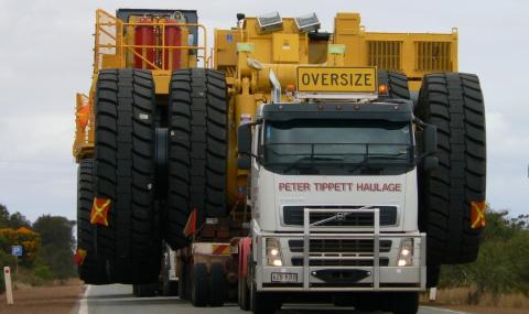 Камиони, превозващи гигантски товари - 1