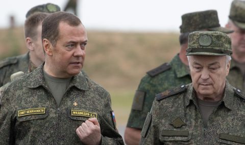 Медведев в истерия, заплаши Германия - 1