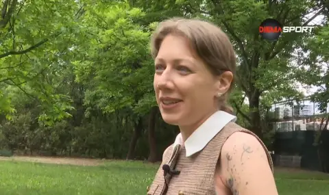 Преводачката на Лудогорец: В началото ми беше тежко. Особено сред толкова много мъже, и то не съвсем облечени... - 1