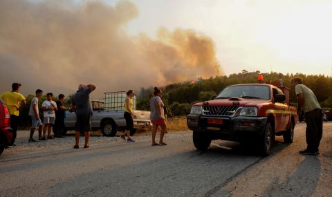 За последните 24 часа в Гърция са пламнали 60 пожара - 1
