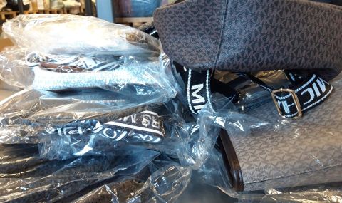 Задържаха над 81 хиляди ментета  на "Капитан Андреево"-повечето текстилни изделия  - 1