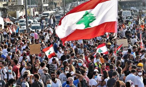 Бейрут отказва да заспи! Протестиращи искат оставката и на президента (ВИДЕО) - 1