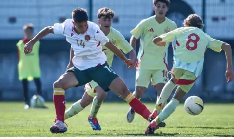 Тежко поражение: Испания ни вкара девет гола при U15 - 1