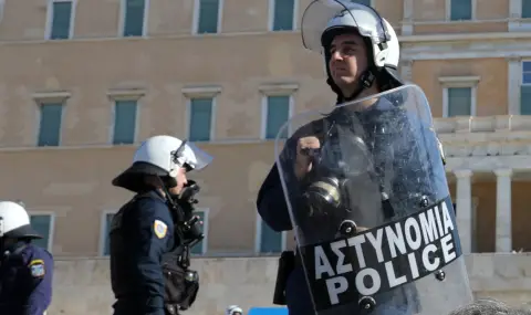 Гърция арестува 11 души при операция срещу турската мафия - 1