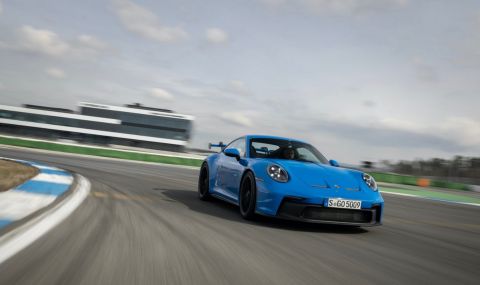 Porsche измина 5 хиляди километра с 300 км/ч  - 1