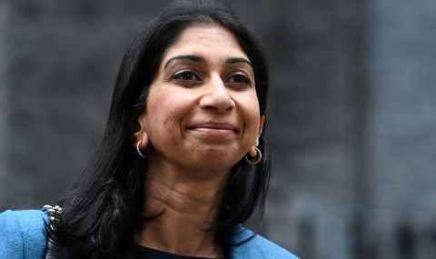 Британска министърка беше разкритикувана, след като нарече мигрантите "инвазия" - 1