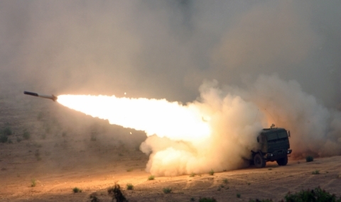 US системи за залпов огън удариха „Ислямска държава“ - 1