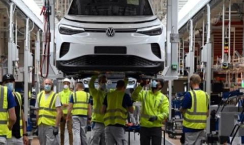 Volkswagen ще намали производството на електромобили поради ниско търсене - 1