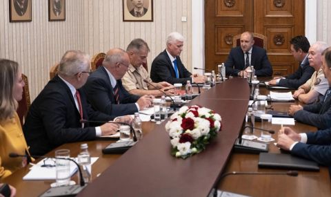 Радев събра министри и шефове на служби, обсъдиха гарантирането на националната сигурност - 1