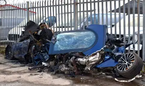 Шофьор и пътник се измъкнаха живи след изключително тежка катастрофа с McLaren - 1