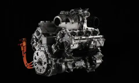 Lamborghini показа новия си V8  - 1