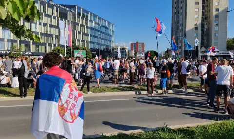 Massive pro-government rally blocks Belgrade  - 1