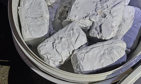 Откриха над 28,5 кг наркотици в кутии с латекс - 1