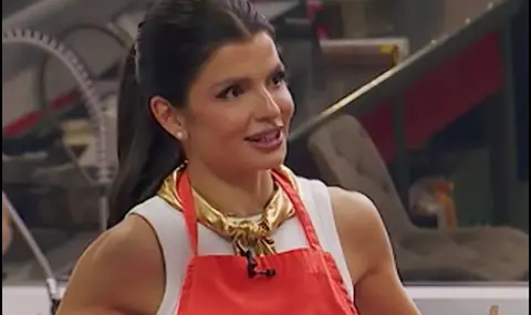 Славена Вътова остана без сутиен в "Hell's Kitchen" (ВИДЕО) - 1