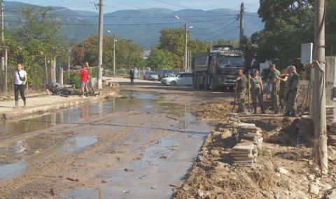 Кметът на Слатина: Ще ни трябват месеци, за да възстановим щетите - 1