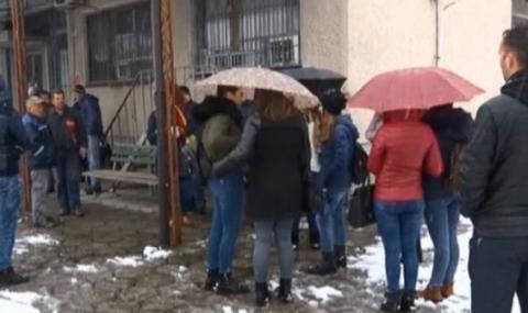 Нов протест в Момчилград заради убитото дете - 1