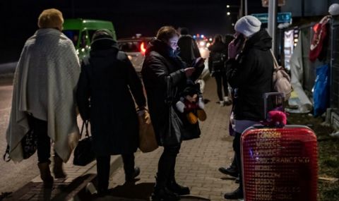 Продължава бежанският поток от Украйна към Полша - 1
