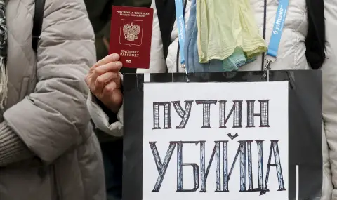 "Путин е убиец": как гласуваха руснаците в чужбина - 1