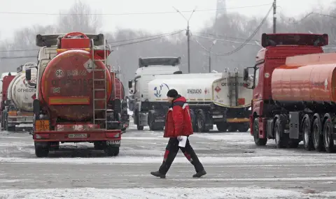 Запасите от петрол в САЩ са намалели с 4,2 милиона барела - 1