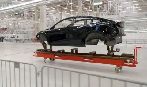 Германците отново "мотаят" Tesla: Заводът в Берлин отлага началото на производството - 1