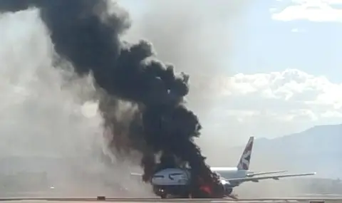 Airbus A321 makes emergency landing in Las Vegas due to smoke and flames  - 1