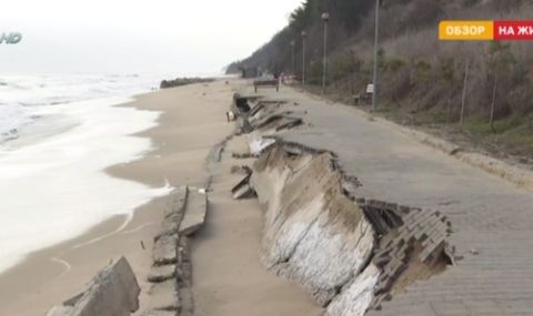 Буря разруши крайбрежна алея в Обзор - 1