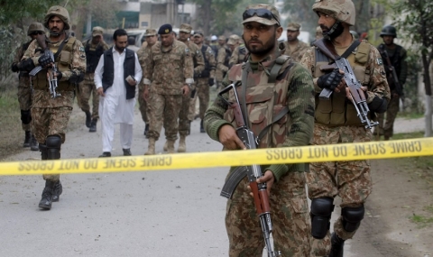 Експлозии разтърсиха съдебен комплекс в Пакистан - 1