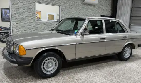 Продава се Mercedes-Benz 300D W123 в отлично състояние - 1