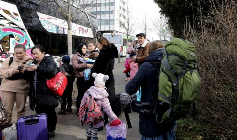 Украйна: Подновява се евакуацията на цивилни по три хуманитарни коридора - 1