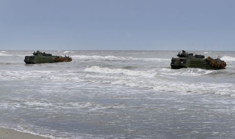 Румънски военни водолази унищожиха морска мина - 1