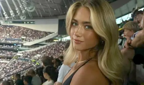 Десетки футболни фенове предложиха брак на щерката на бивш нападател на Ливърпул - 1