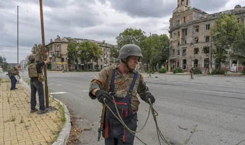 Русия атакува склад край Киев. Жертвите са десетки. - 1