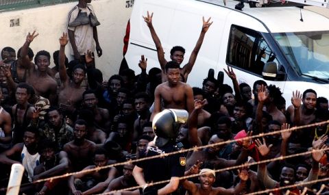 "Фронтекс" бие тревога: Нелегалната имиграция към ЕС се увеличава - 1