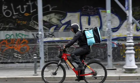 Румънците затягат коланите: доходите падат, разходите се увеличават - 1