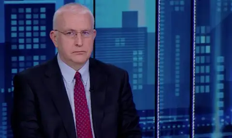 Проф. Малинов за Радев: Шансовете за коалиция растат, ГЕРБ и Пеевски може да са в опозиция