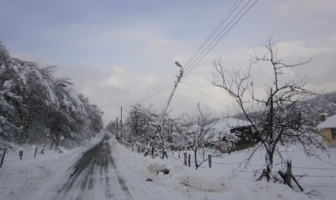 Югоизточна България: 260 селища с нарушено електрозахранване - 1