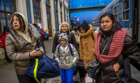 Orban's government leaves Ukrainian refugees on the street  - 1